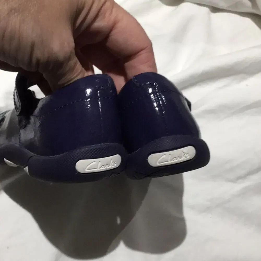 Clark’s 8 deep purple leather maryjanes worn once
